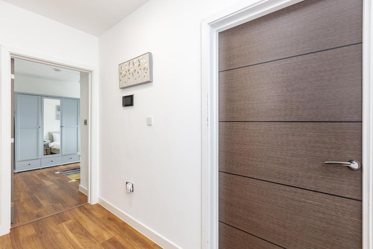 Manhattan Heights Apartment Maidstone Exterior photo