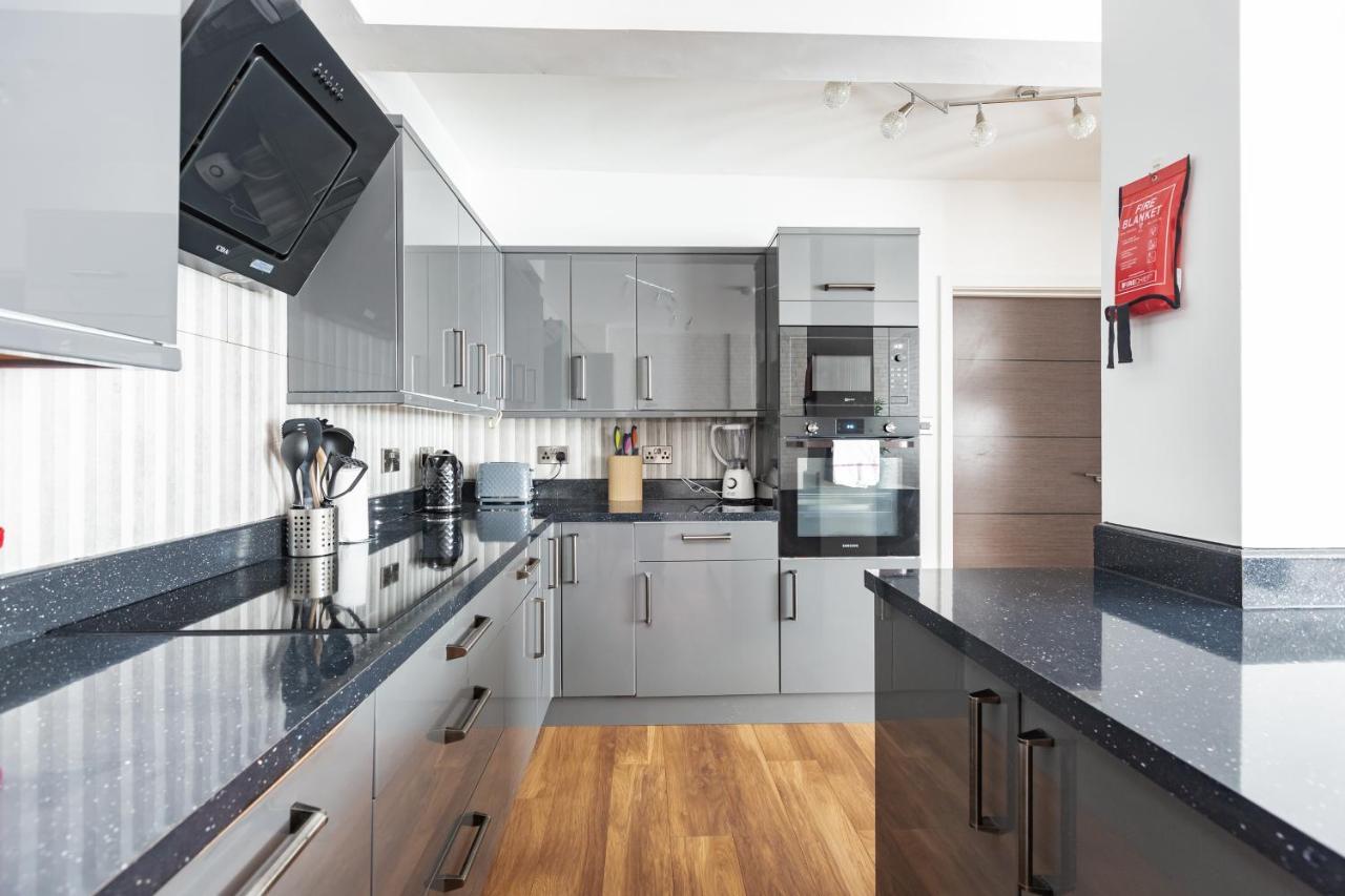 Manhattan Heights Apartment Maidstone Exterior photo